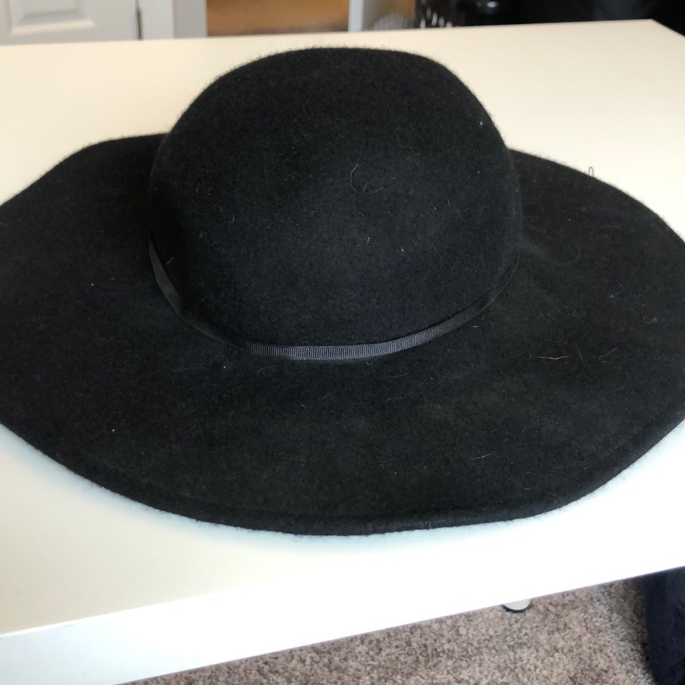 Black wide brim hat